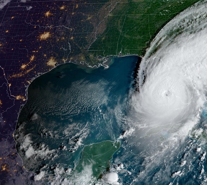 Huracán ‘Ian’ sube a categoría 4 en su camino hacia Florida; piden a población desalojar hogares