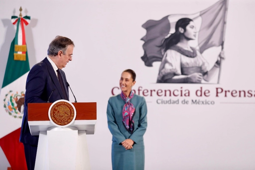 El secretario de Economía, Marcelo Ebrard, durante la conferencia presidencial matutina en Palacio Nacional, en la Ciudad de México, el 15 de octubre de 2024. Foto Germán Canseco